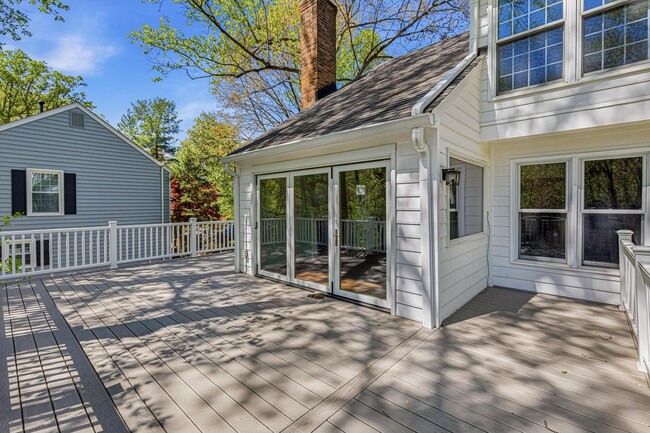 Building Photo - 1646 Stowe Rd