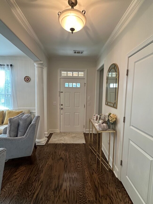 Building Photo - Gorgeous Home for Rent in Sought-after Suw...