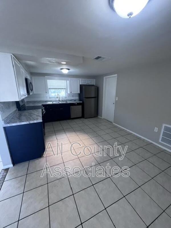 Building Photo - 11115 Yellowwood Ln