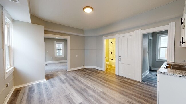 Building Photo - Old Brooklyn Area - 3 Bedroom Single Famil...