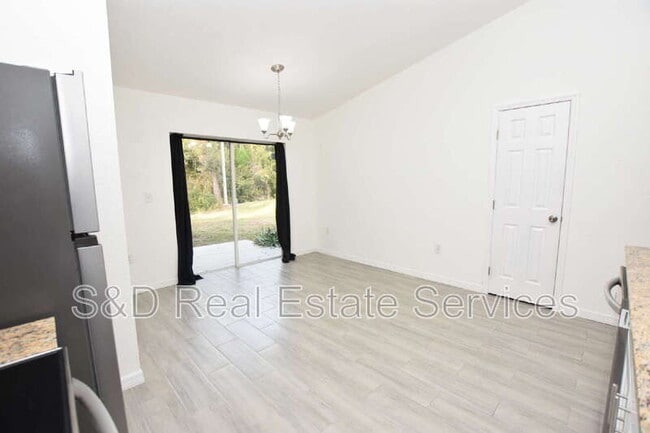 Building Photo - 1035 Fox Lake Dr