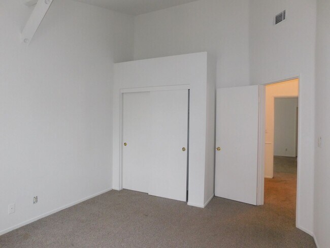 Building Photo - ALH7811