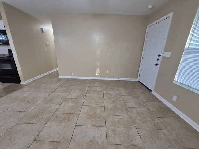 Building Photo - 7215 Glen Heights