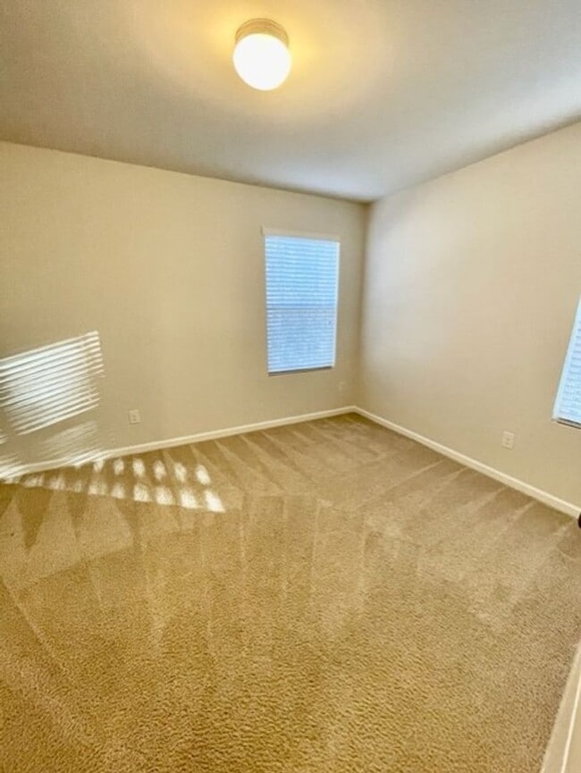 Building Photo - Luxurious 2 story 3 bedroom 2.5 bath Townhomes. Located in Salisbury