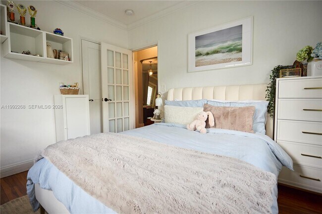 Building Photo - 5755 Devonshire Blvd