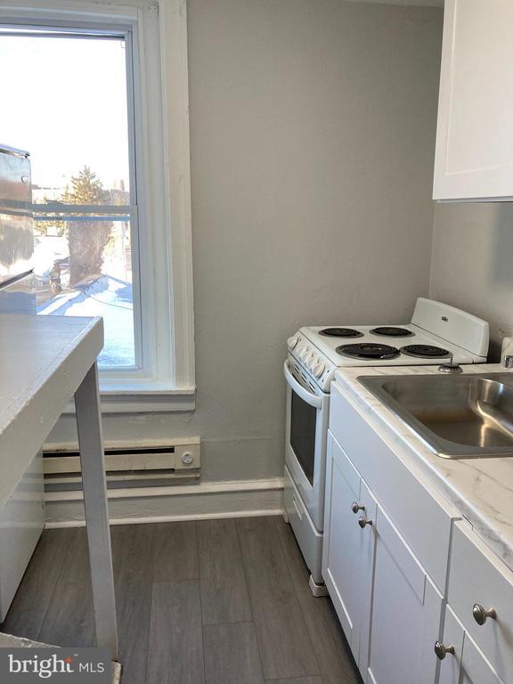 Building Photo - 131 E Roosevelt Blvd