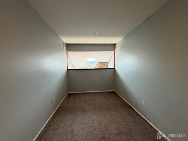 Building Photo - 99 Brookview Cir