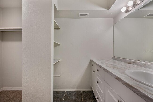 Building Photo - 1836 N Crystal Lake Dr