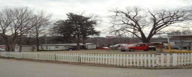Building Photo - Family Estates