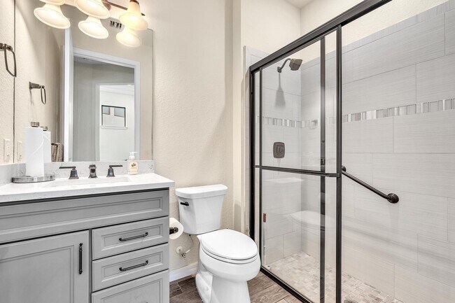 Building Photo - 7921 NW 82nd Ct