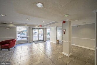 Building Photo - 6141 Leesburg Pike