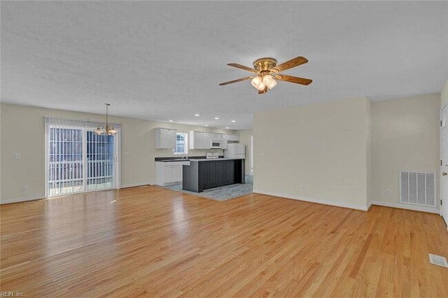 Building Photo - 9469 Glass Rd