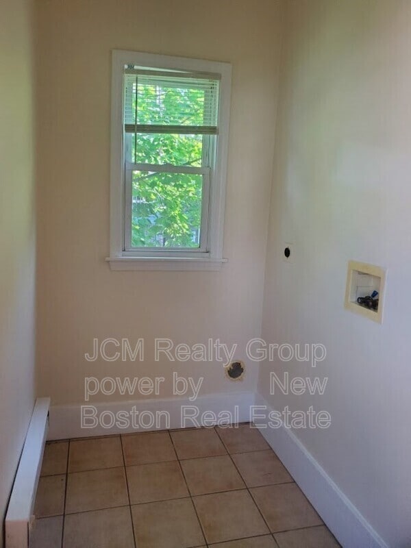 Building Photo - 12 Gayland St