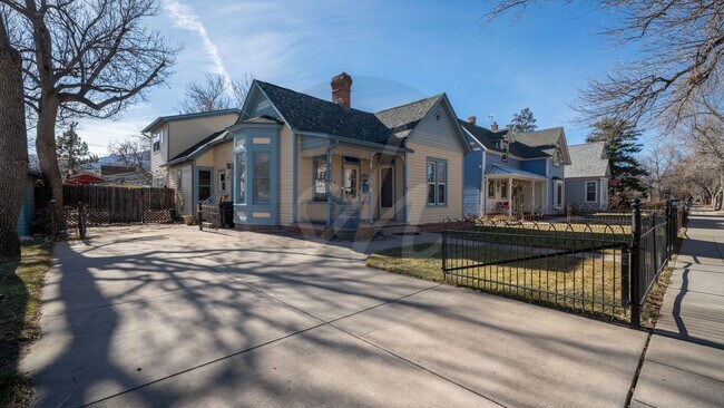 Building Photo - 1111 W Pikes Peak Ave