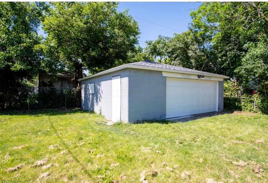 Building Photo - 977 Hilock Rd