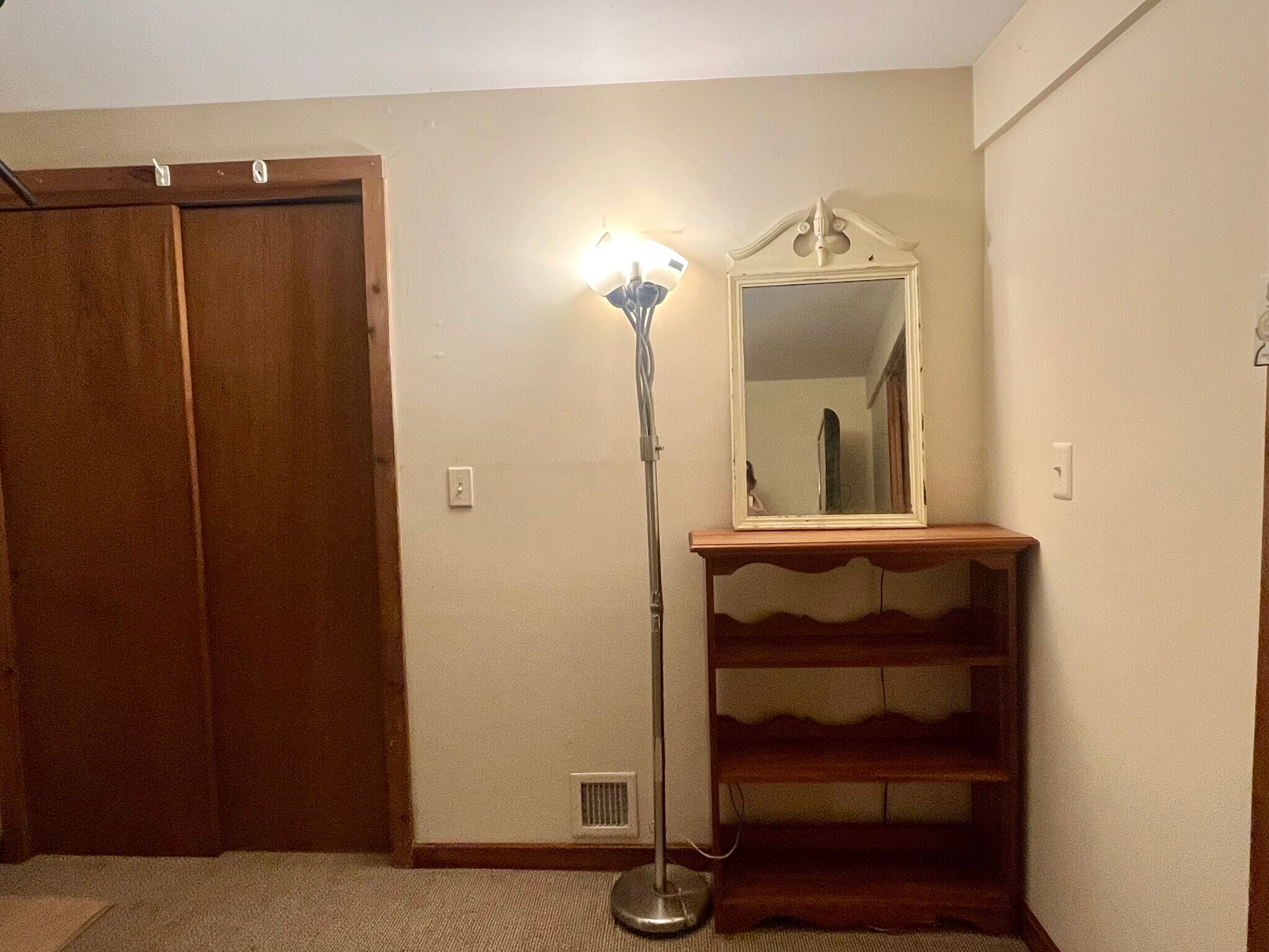 Building Photo - 5 Highland Ln