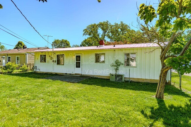 Building Photo - 2310 Sequoya Dr