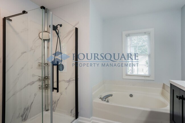 Building Photo - Spacious 3-Bed, 2.5-Bath Single Family Home with Modern Finishes & Back Deck