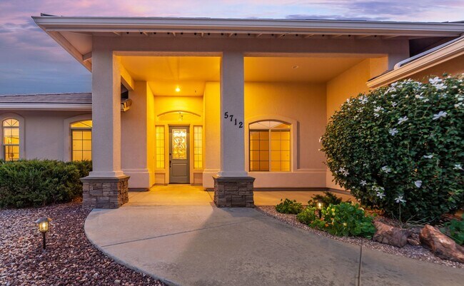 Building Photo - Pinion Oaks 4 Bedroom Home