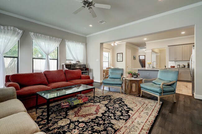 Building Photo - 5326 Larkin St