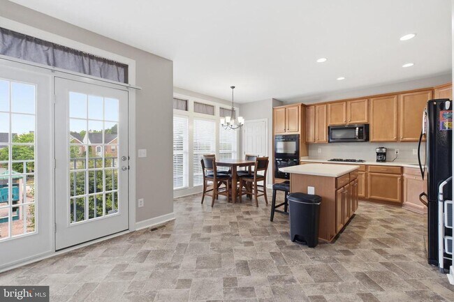 Building Photo - 8439 Kirby Lionsdale Dr