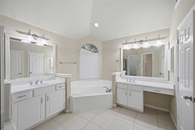 Building Photo - 1511 Baldridge Ln