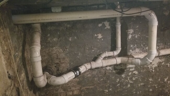 Building Photo - 2 BR 1 1/2 Bath 2 Story Available Now!