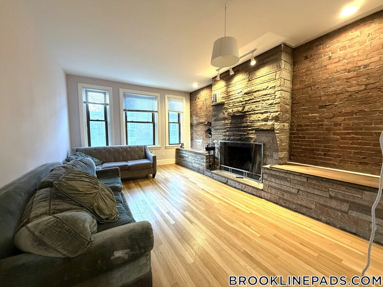 Building Photo - 39 St Paul St