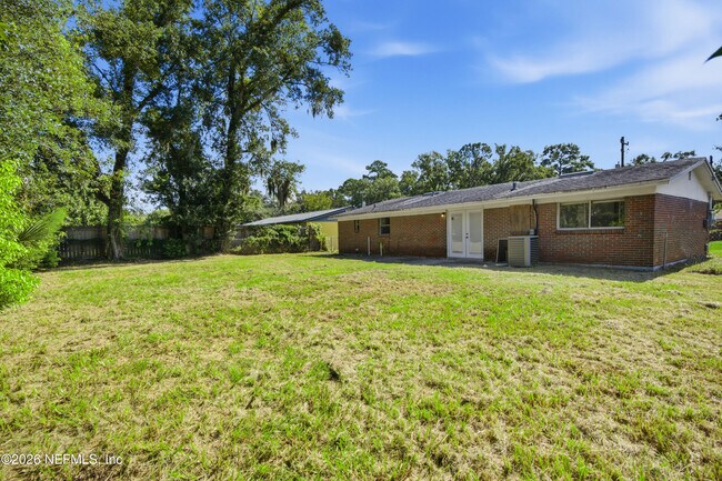 Building Photo - 7386 Dostie Dr E