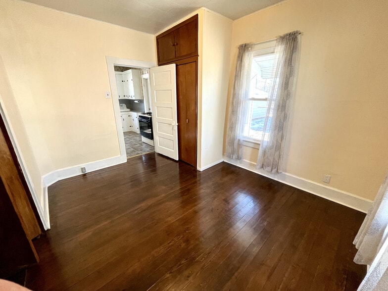 Building Photo - 221 N 7th St