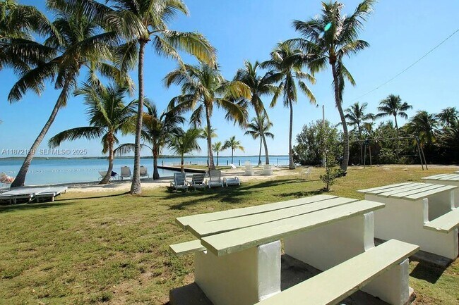 Building Photo - 60 SE Marlin Ave