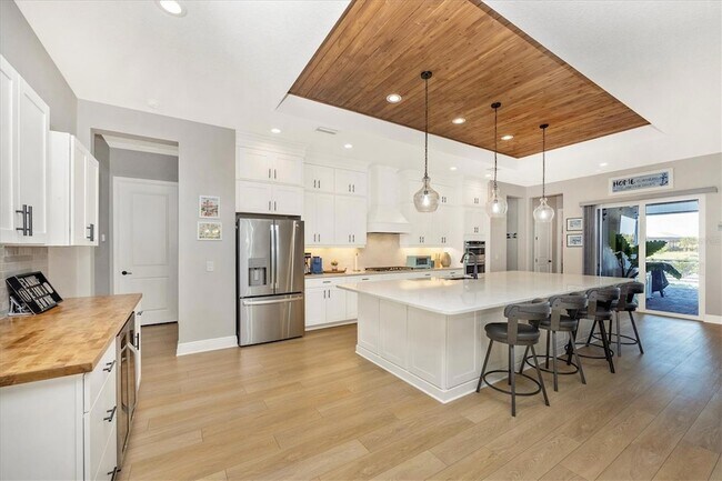 Building Photo - 18805 Valleta Ave