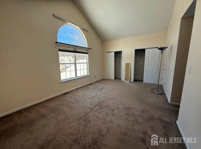 Building Photo - 942 Thomas Ave