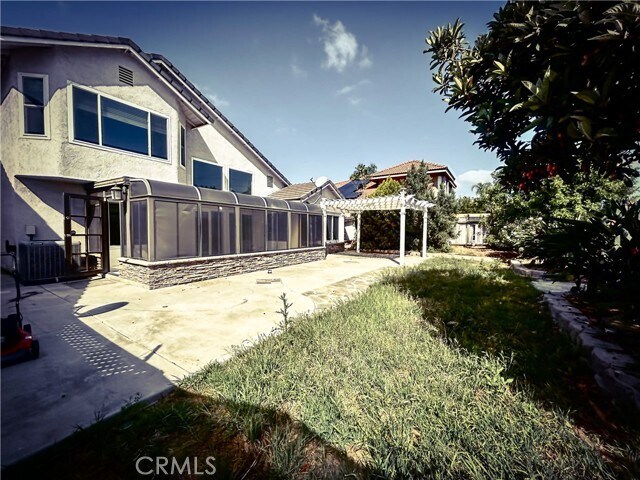 Building Photo - 10 Bluff Point Cir