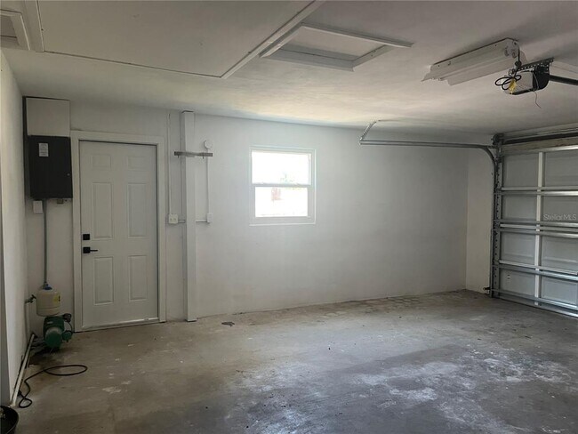Building Photo - 2017 Rebecca Dr