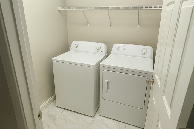 Building Photo - 7829 Tarberts Cottage St