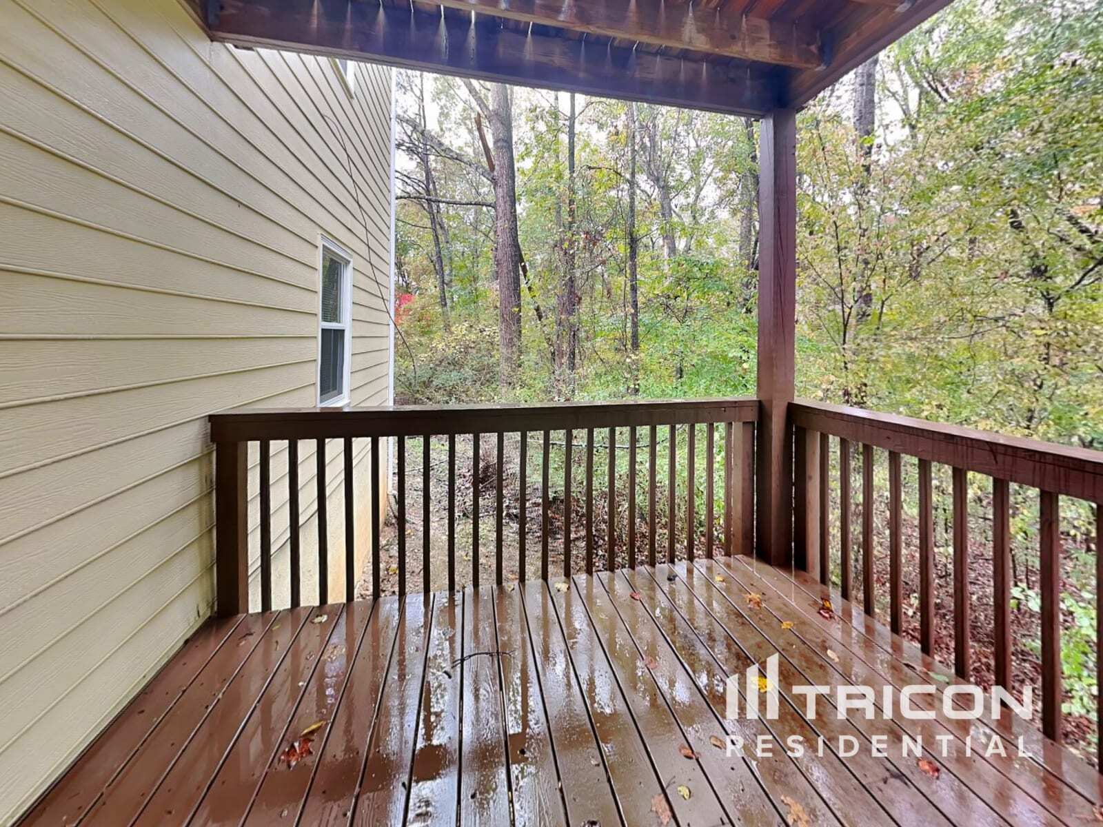 Building Photo - 1925 Sidneys Cove