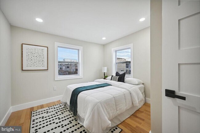 Building Photo - 1411 Montello Ave NE