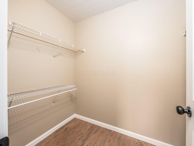 Building Photo - 5222 Horseshoe Dr N