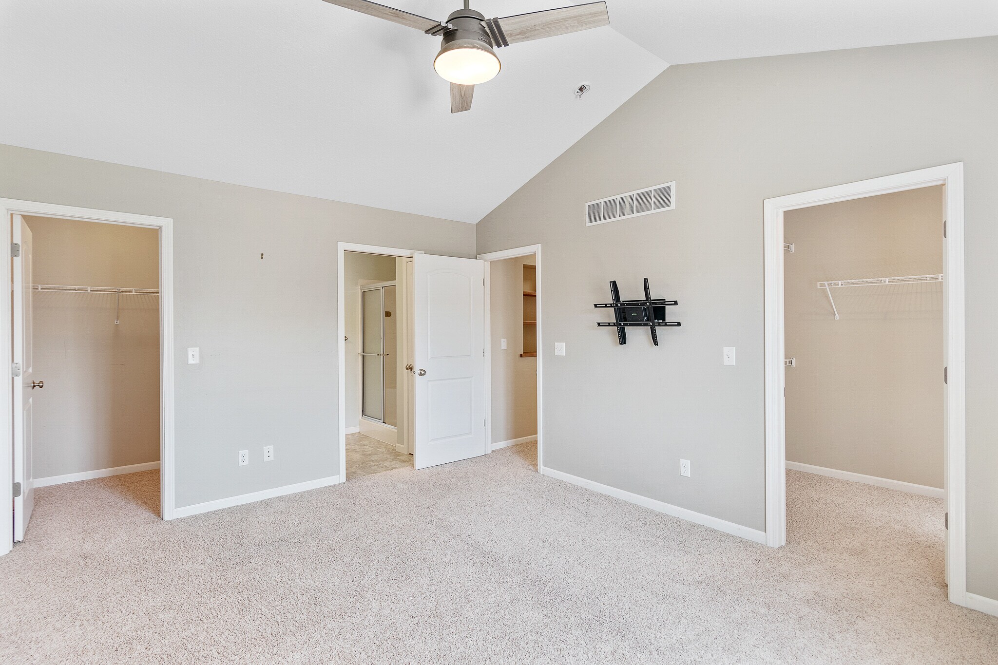 Building Photo - 1593 Burr Dr