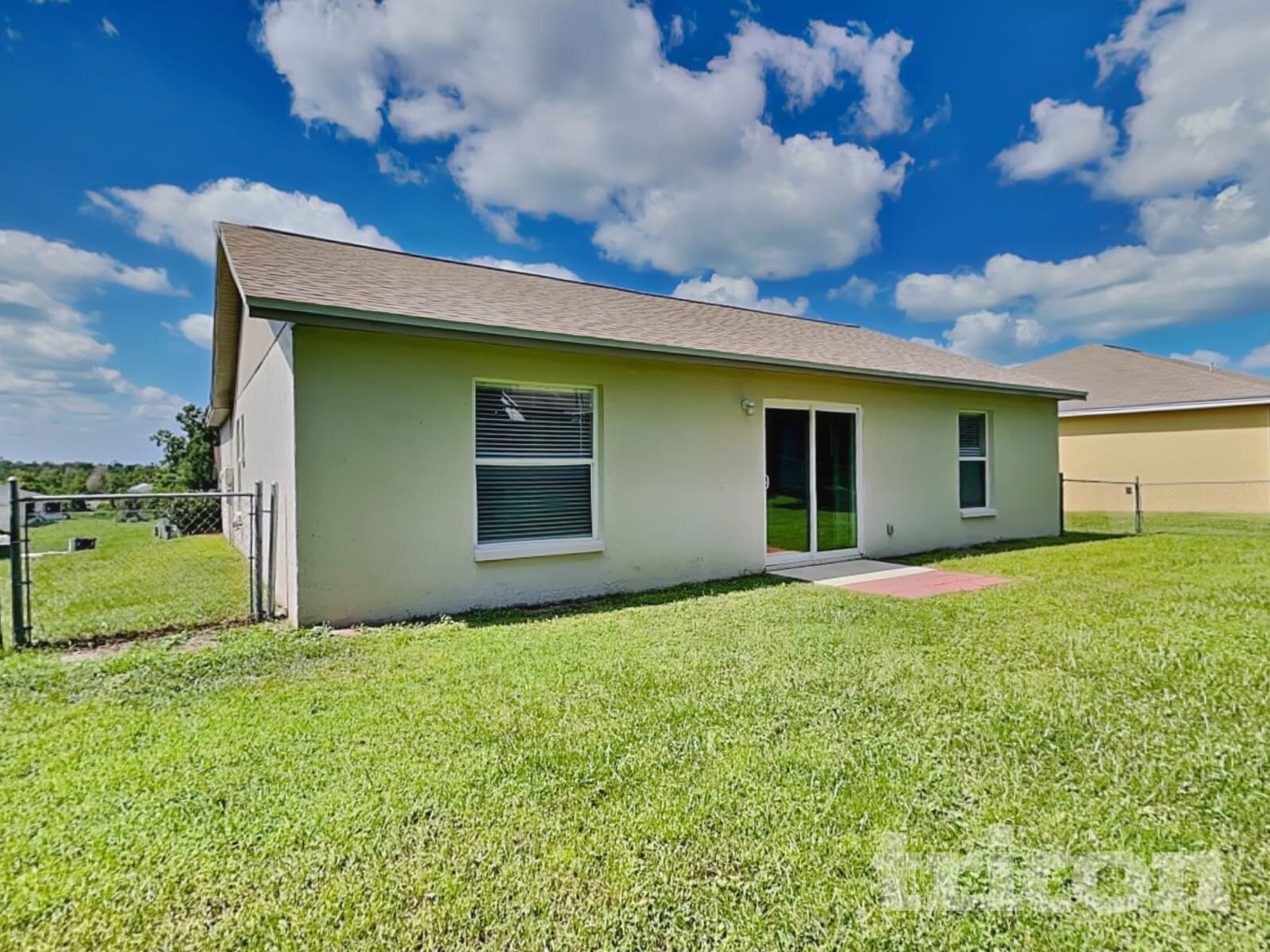 Building Photo - 7833 Manor Dr