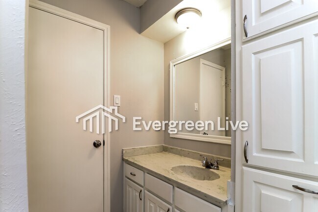 Building Photo - 4203 Blossom Trail