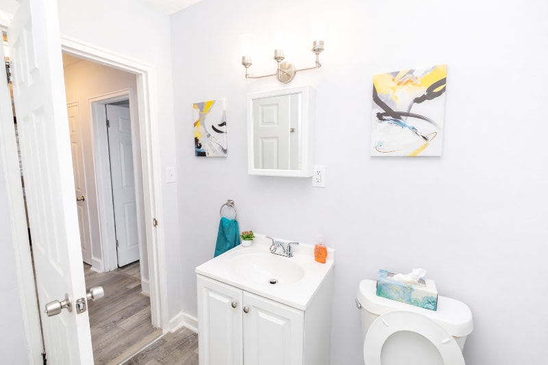 Building Photo - 1409 E Waters Ave