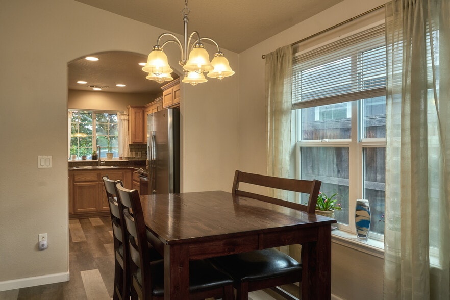 Building Photo - 2507 Agate Meadows