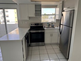 Building Photo - 3052 SW 27th Ave