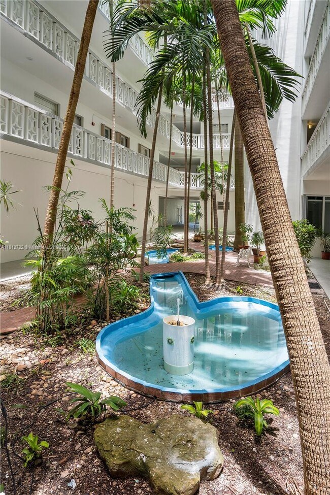 Building Photo - 9700 W Bay Harbor Dr
