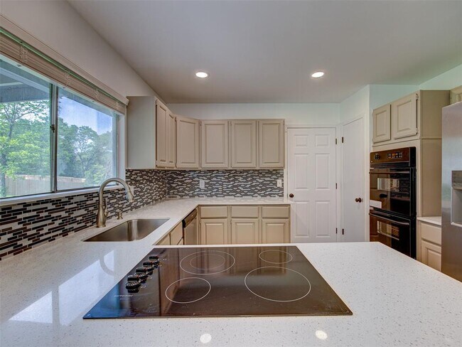 Building Photo - 7602 Pebble Brook Cove