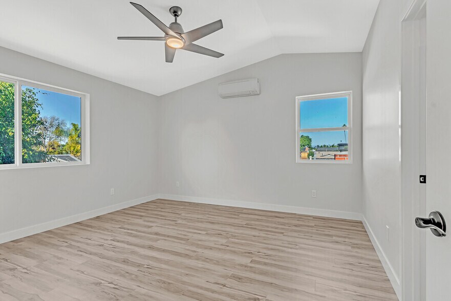 Building Photo - 4724 Hidalgo Ave