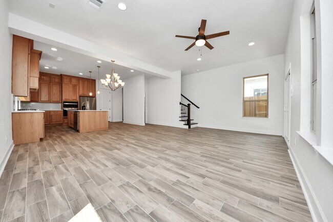 Building Photo - 8304 S Breeze Dr