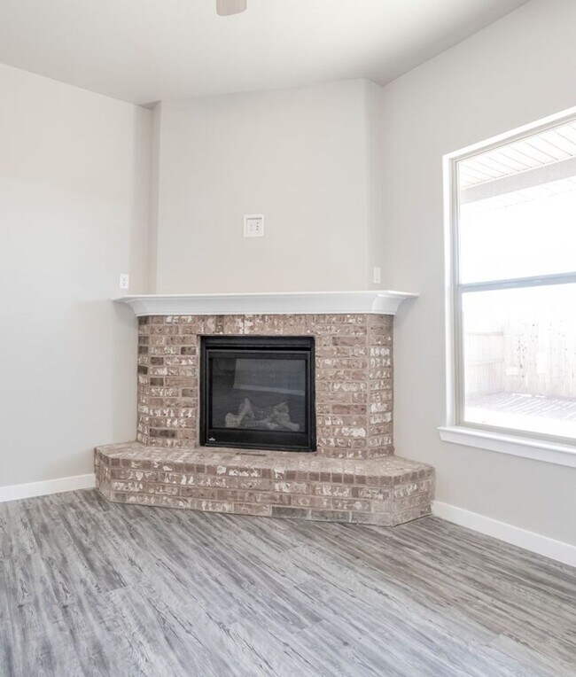 Building Photo - New Beginnings Start At AMRR: Spacious 3 bedroom in Midland!